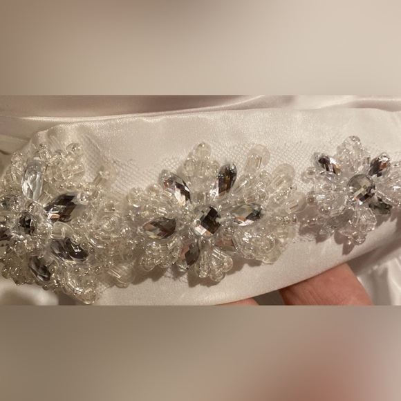 Impression Bridal white a-line taffeta wedding gown - Picture 3 of 9